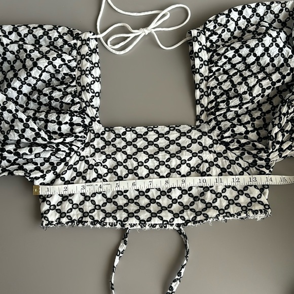 Upcycled balloon sleeve crop top - Picture 3 of 7